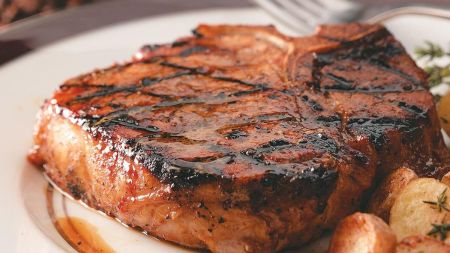 Cât timp trebuie lăsată carnea la marinat pentru a fi fragedă? Mai mult, se va întări. Trucul pe care îl folosesc marii bucătari pentru sos