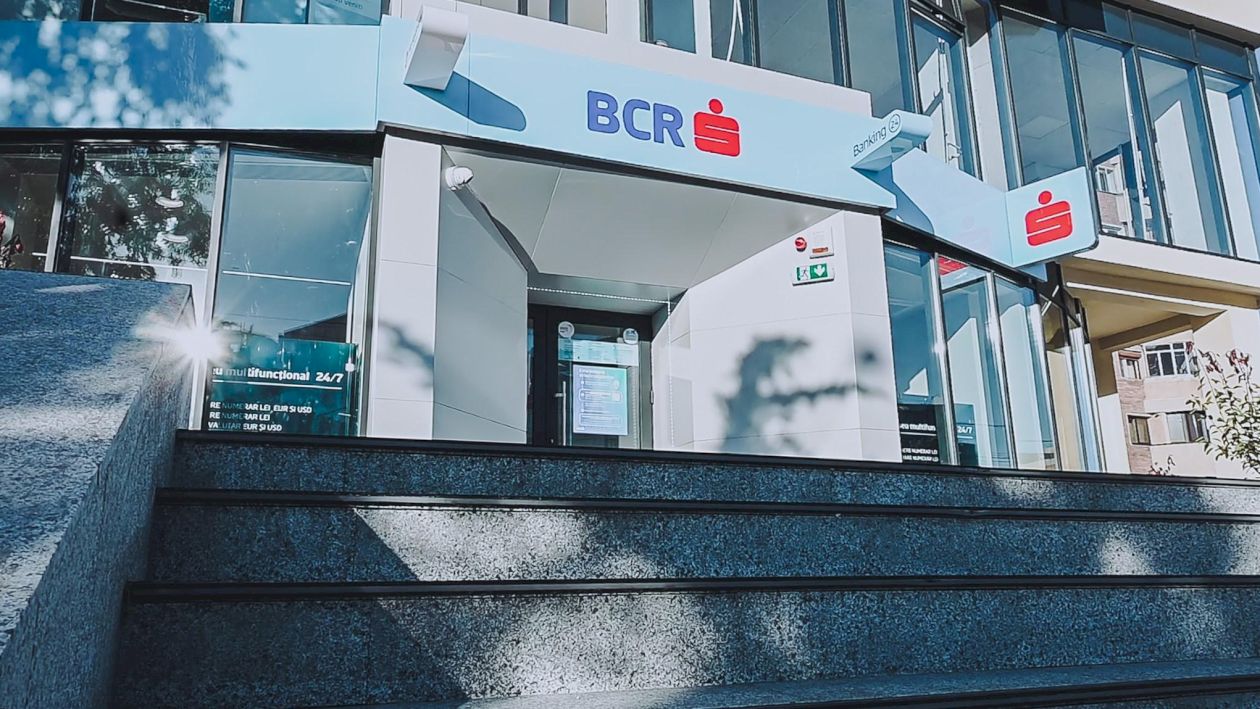 BCR, anunț pentru toți românii, fie că sunt clienți sau nu ai băncii! Oferă bani mulți, dar trebuie atenție la acest detaliu