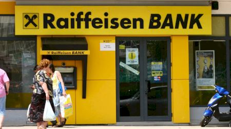 Se închide Raiffeisen Bank în România? Ce se întâmplă cu toți clienții care au conturi aici. Situația este delicată